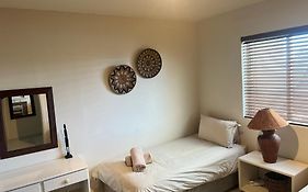 Beachfront Apartment For 6, Iconic Views At Table Mountain - Capetown